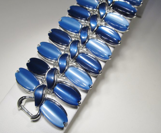 Vintage Lisner Wide Blue Thermoset Bracelet WC-289 - $34.99 : Decatur ...